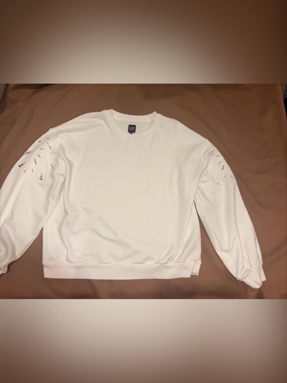 GAP VintageSoft Eyelet-Sleeve White Sweatshirt Cutouts Feminine
